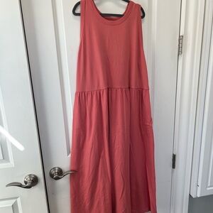 Cute and comfortable midi dress! Worn once.